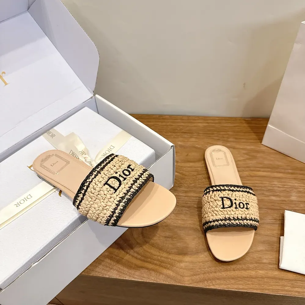 Dior Dioriviera Dior Woven Slide Trench Crocheted Raffia for Women in Effect Technical Fabric Dior Dioriviera Dior Woven Slide Trench Crocheted Raffia for Women in Effect Technical Fabric
