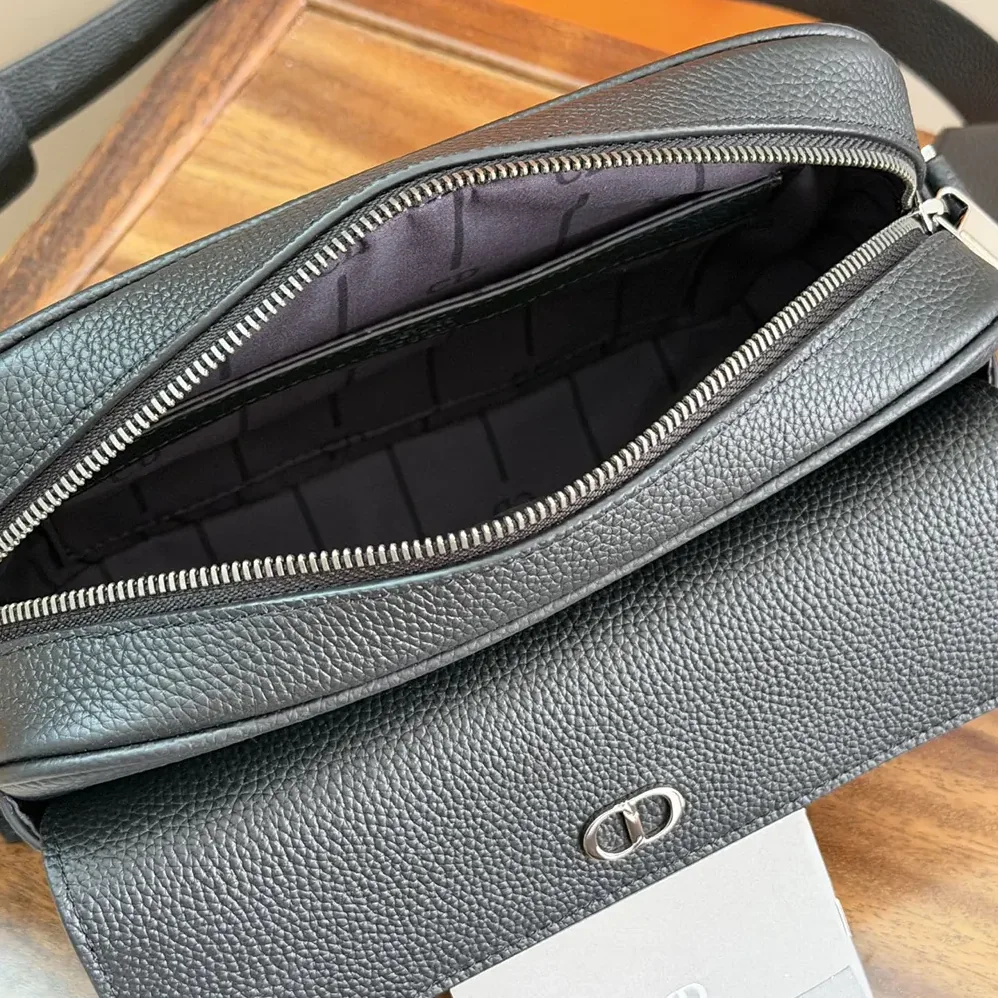 Dior CD Icon Zipped Messenger Bag Gris Flanelle Matte Grained Calfskin for Men