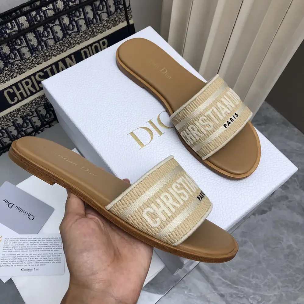 Dior Dioriviera Dway Slide Natural Raffia and White Embroidered Cotton for Women Dior Dioriviera Dway Slide Natural Raffia and White Embroidered Cotton for Women