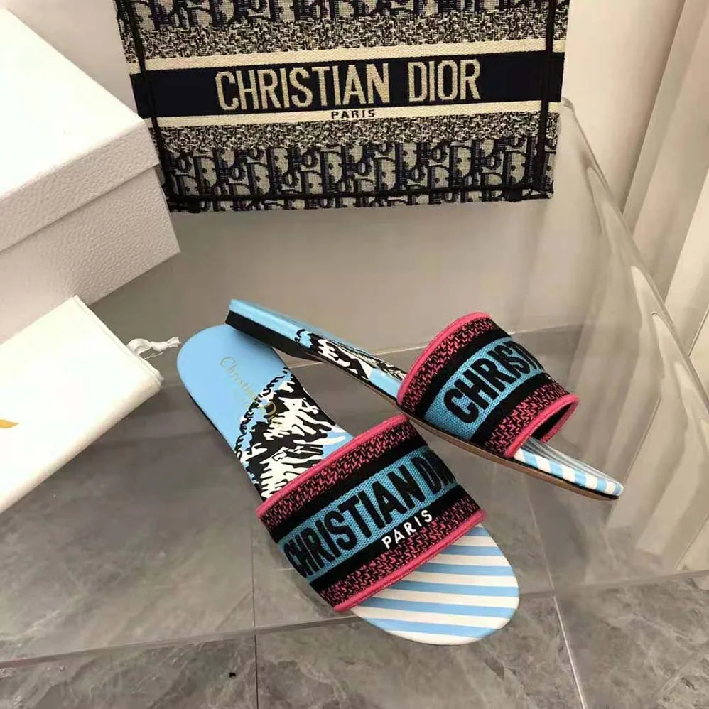 Dior Dway Slide Blue Multicolor D for Women in Jungle Pop Embroidered Cotton Dior Dway Slide Blue Multicolor D for Women in Jungle Pop Embroidered Cotton