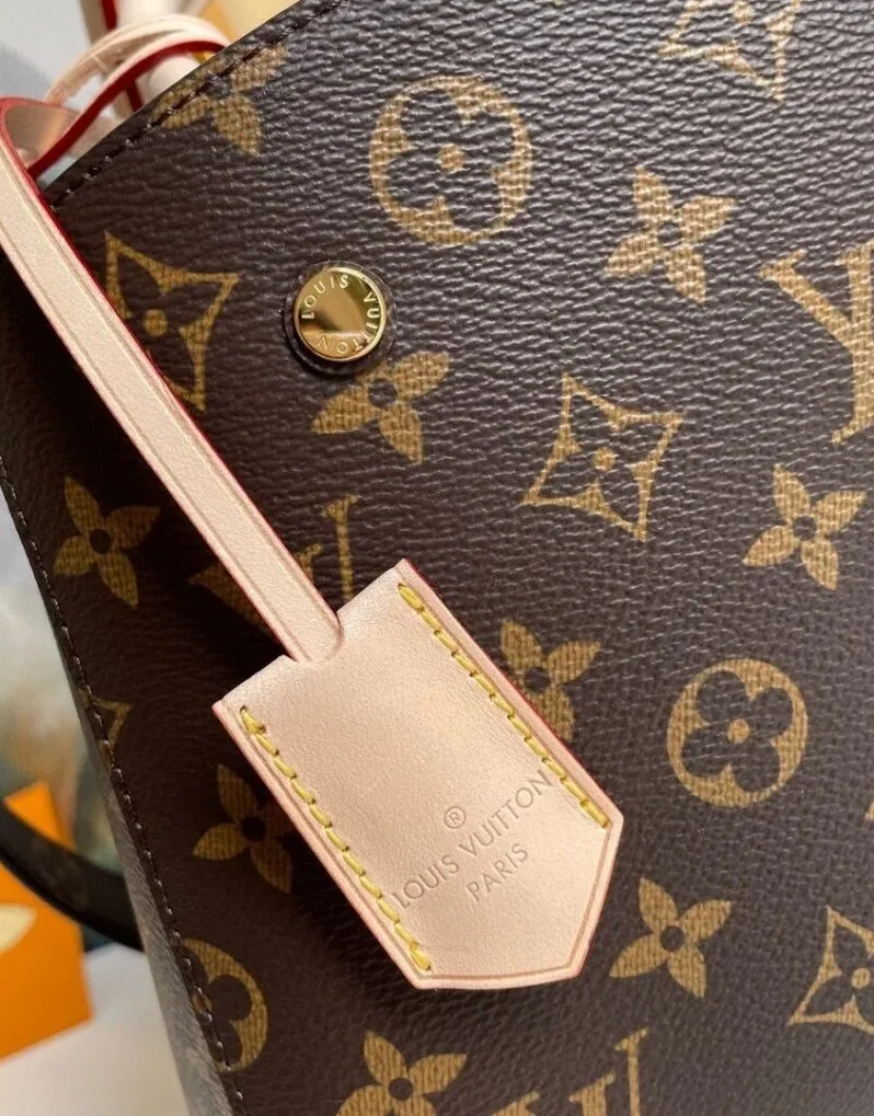 Louis Vuitton Montaigne BB Monogram Canvas Louis Vuitton Montaigne BB Monogram Canvas