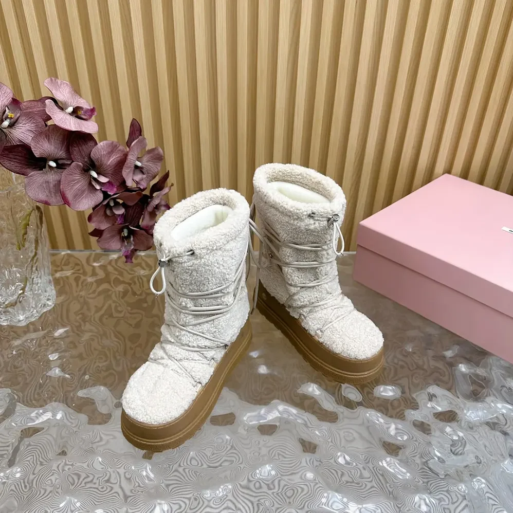 Miu Miu Shearling Après-ski Boots for Women in White