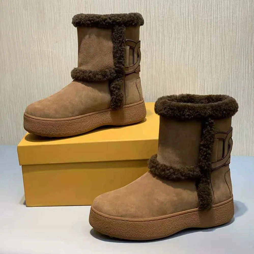 TODS Tod's W. G. Ankle Boots in Suede for Unisex in Brown