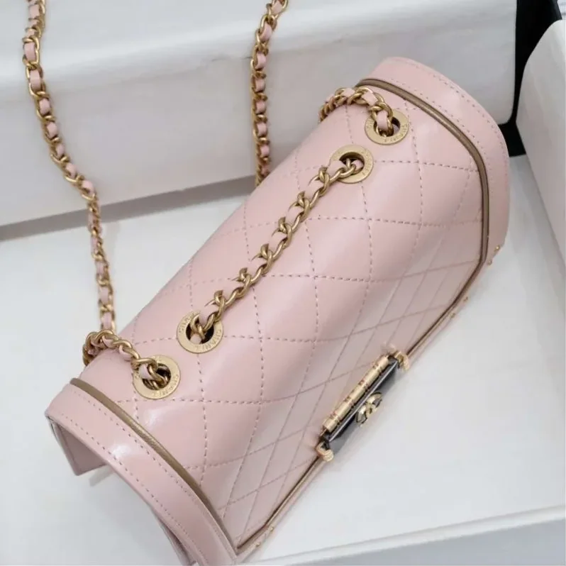 Chanel Sheep Crossbody Bag Pink / Chanel Sheep Crossbody Bag Pink /