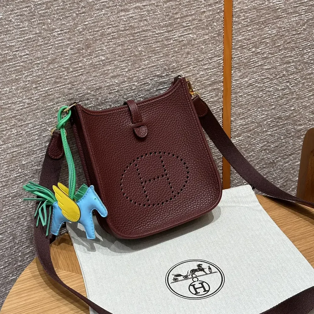 Hermes Evelyne 16 Amazone in Clemence Leather for Women in Maroon/Silver Hermes Evelyne 16 Amazone in Clemence Leather for Women in Maroon/Silver