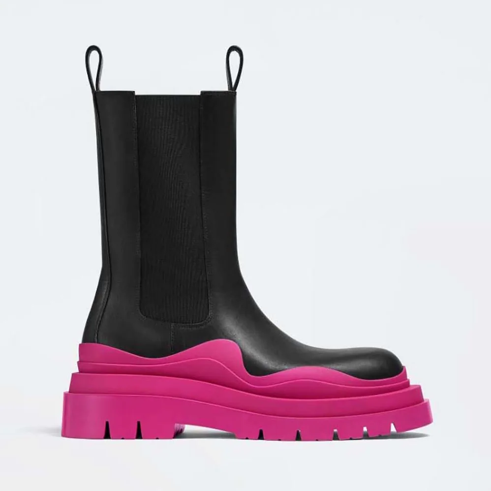Bottega Veneta Tire Chelsea Boot in Calfskin Leather for Unisex in Rose Bottega Veneta Tire Chelsea Boot in Calfskin Leather for Unisex in Rose