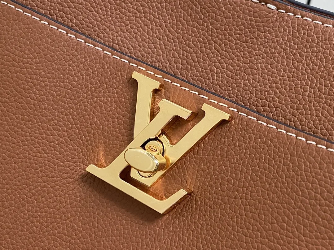 Louis Vuitton Lock and Walk Brown / Louis Vuitton Lock and Walk Brown /