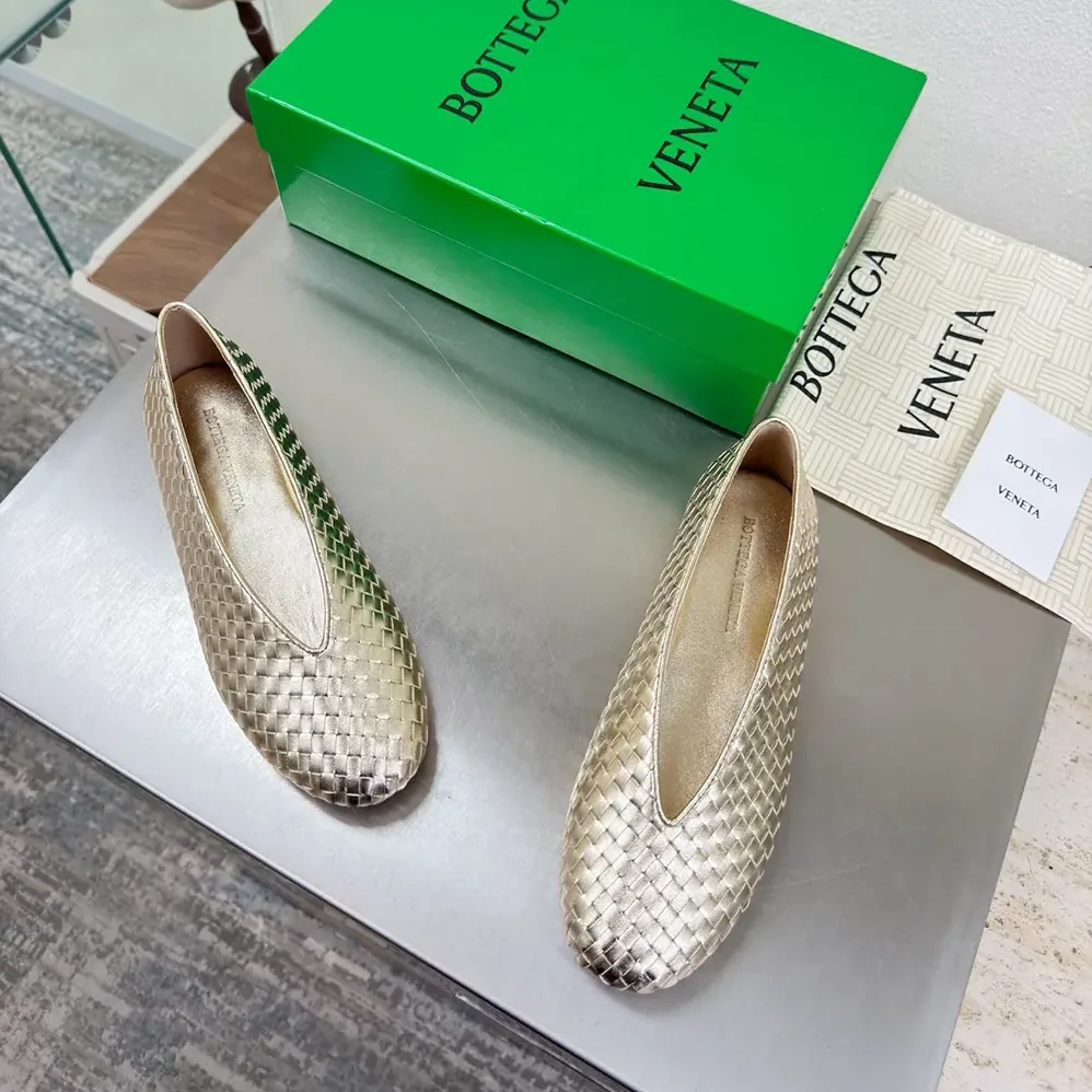 Bottega Veneta Rosa Ballerina for Women in Gold