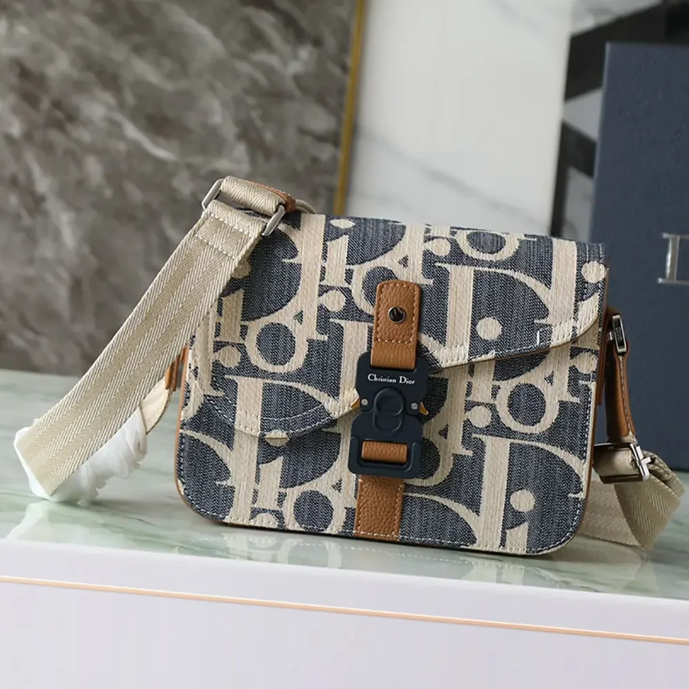 Dior Saddle Messenger Bag Blue and Beige Raffia for Men in Effect Dior Oblique Denim