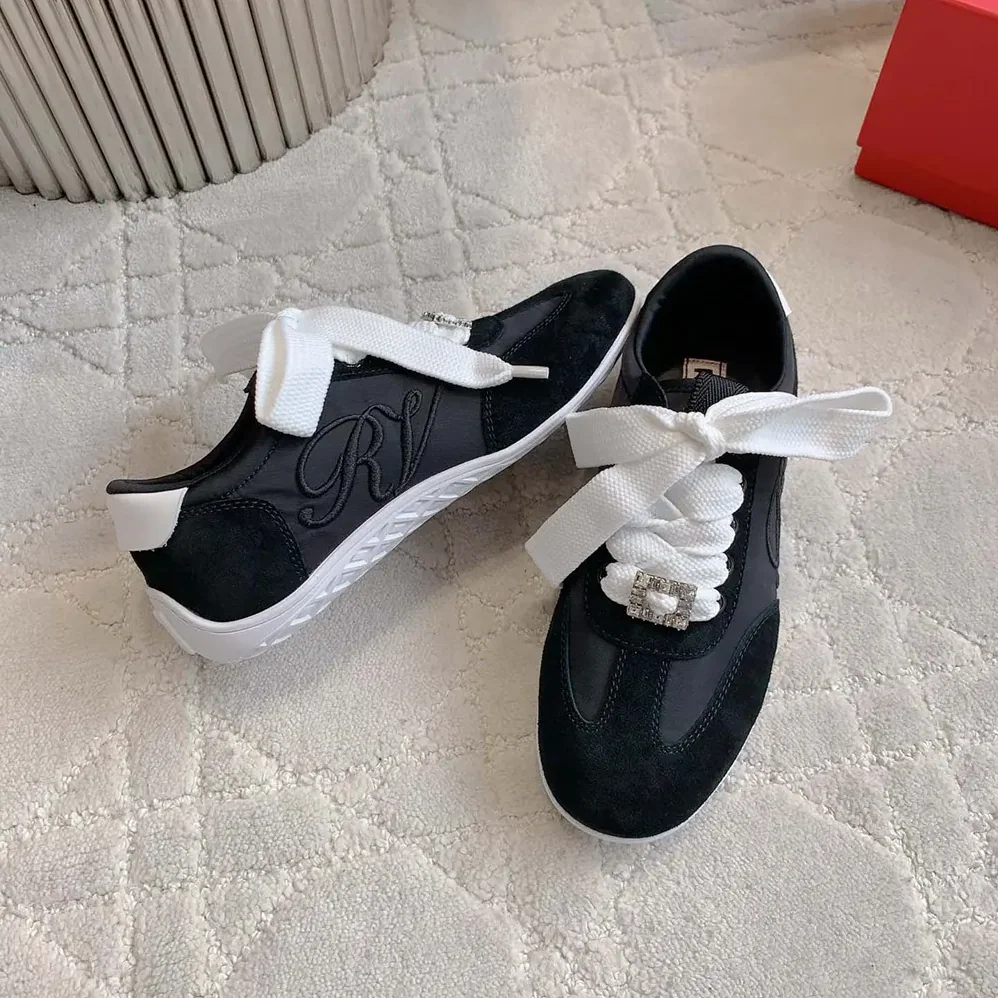 Roger Vivier Viv Low Sneakers in Suede for Women in Black