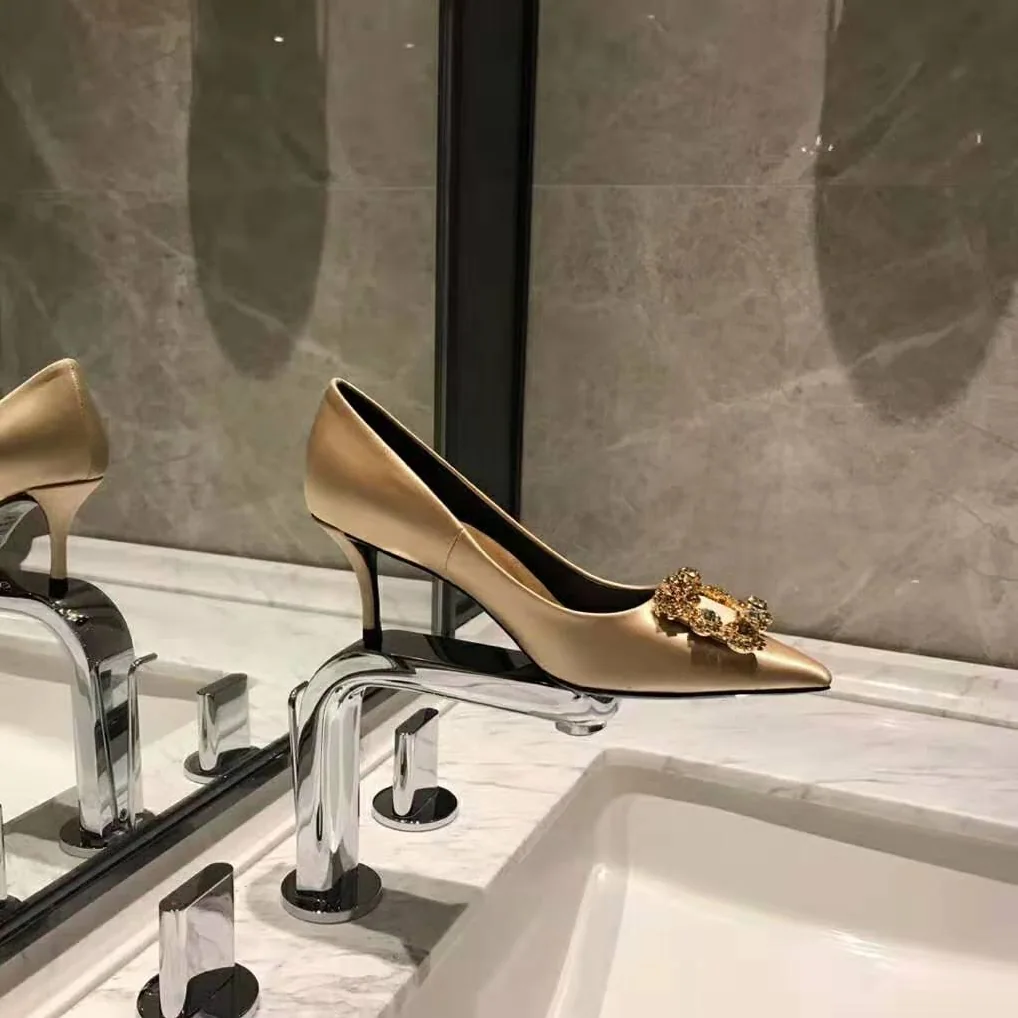 Roger Vivier Silk Flower Strass Pumps 6.6 cm Heel for Women in Sandy