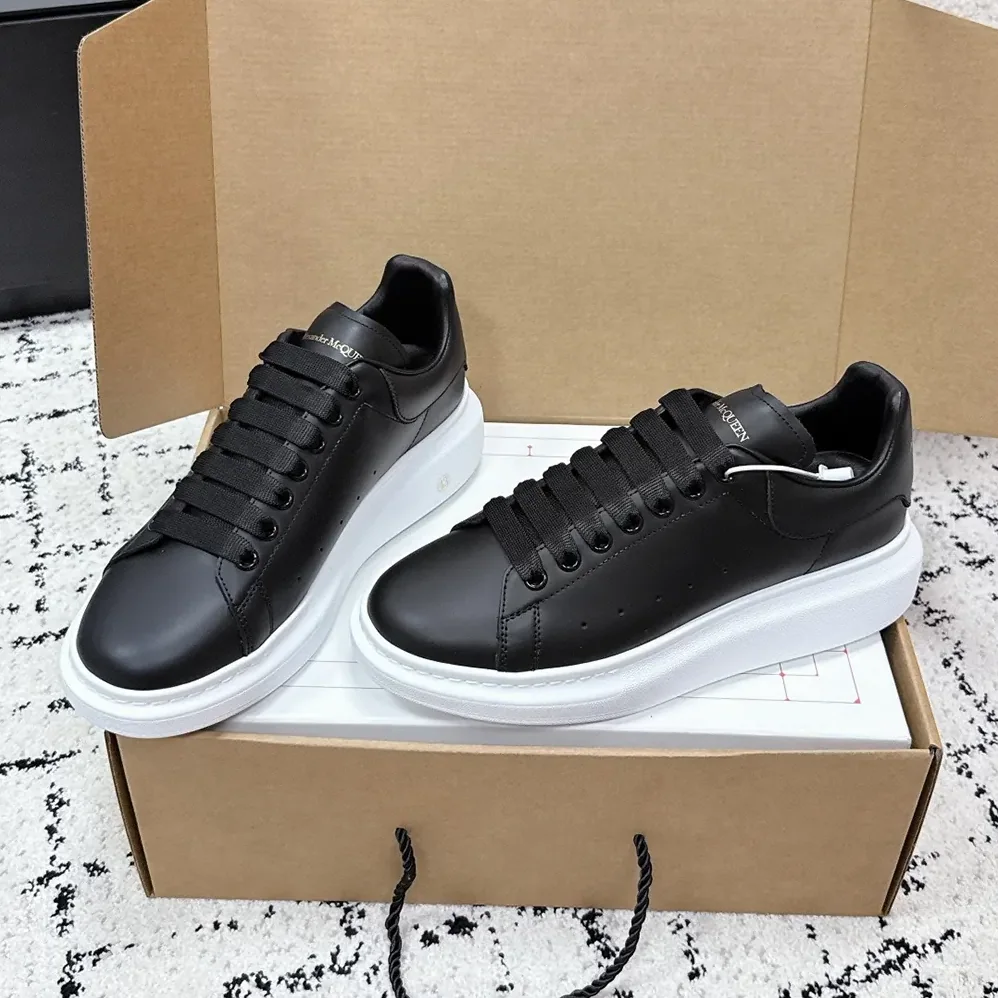 Alexander Mcqueen Oversized Sneaker Black Smooth Calf Leather Lace for Unisex in Up Sneaker