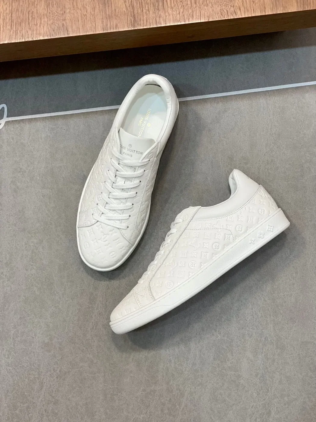Louis Vuitton Rivoli Sneaker White 1AARI6 Louis Vuitton Rivoli Sneaker White 1AARI6