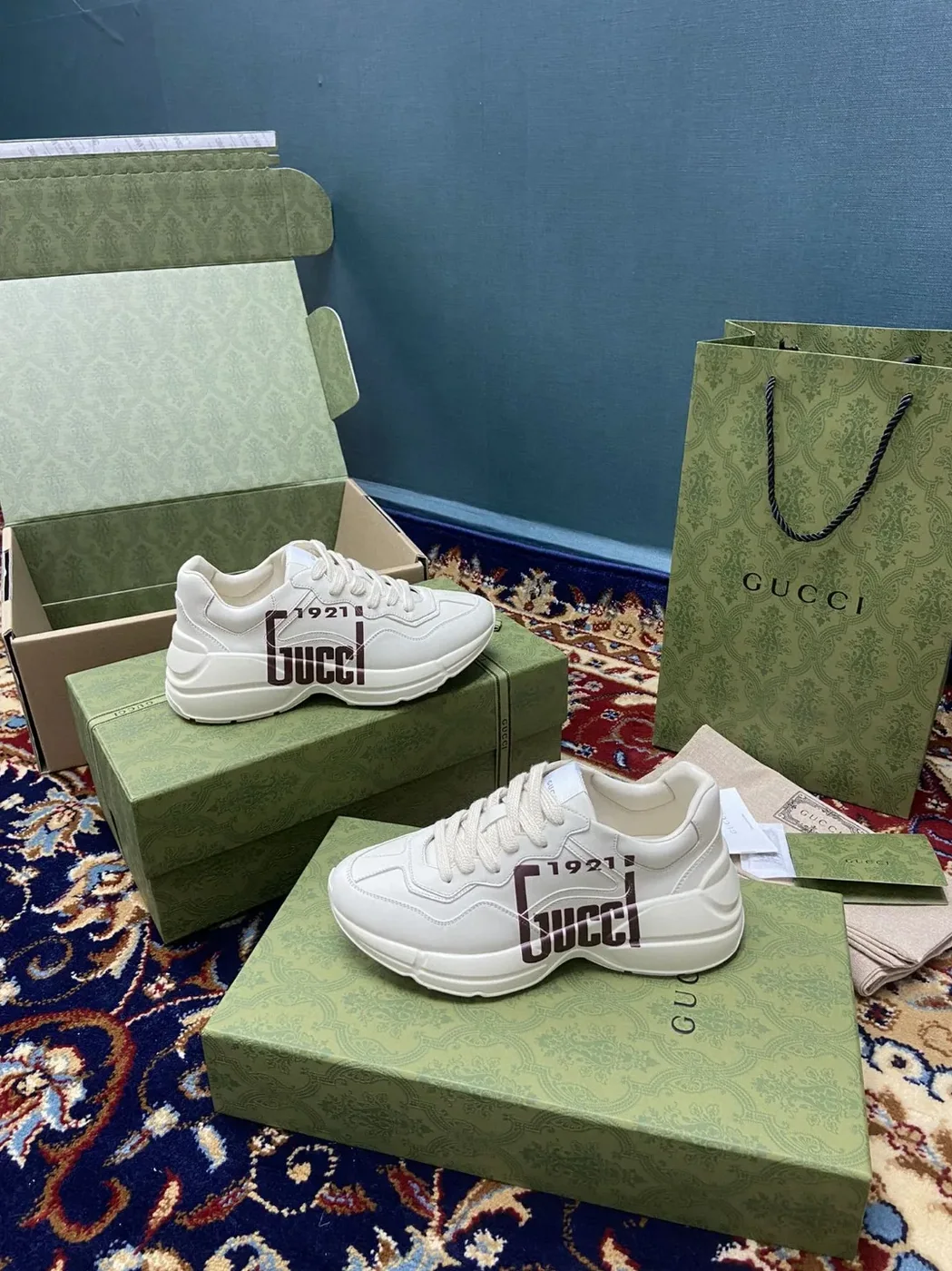Gucci Rhyton Sneakers With Logo 1921 Gucci White Ivory for Men Gucci Rhyton Sneakers With Logo 1921 Gucci White Ivory for Men