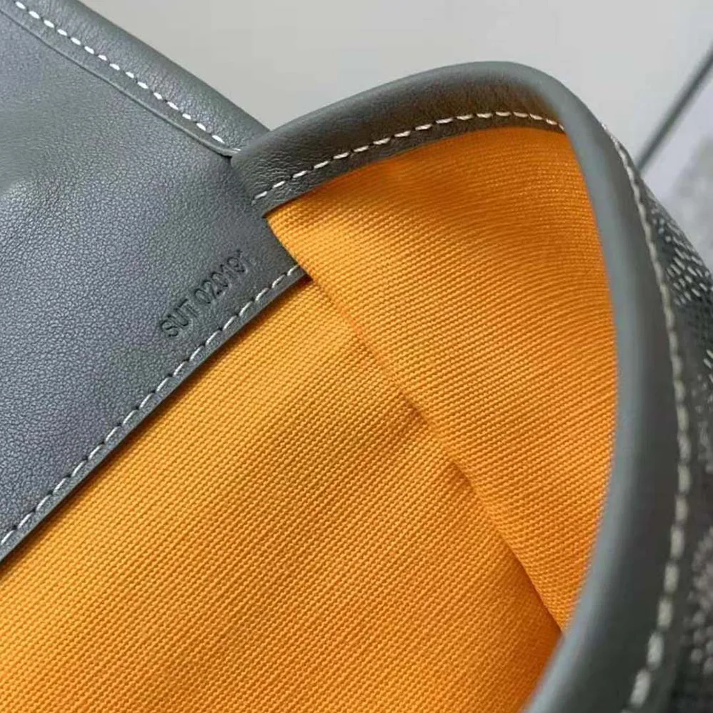 Goyard Saint Léger Backpack in Goyardine Canvas & Chevroches Calfskin for Women in Gray Goyard Saint Léger Backpack in Goyardine Canvas & Chevroches Calfskin for Women in Gray