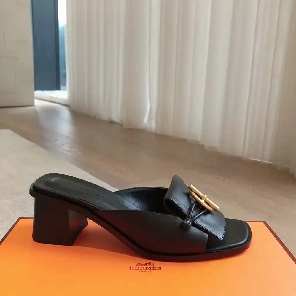 Hermes Ilot 50 Sandal in Calfskin Leather-Black H241142Z for Women Hermes Ilot 50 Sandal in Calfskin Leather-Black H241142Z for Women