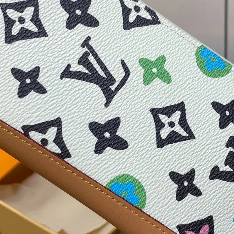 Louis Vuitton Brazza Wallet Cream 3.9 Inches/