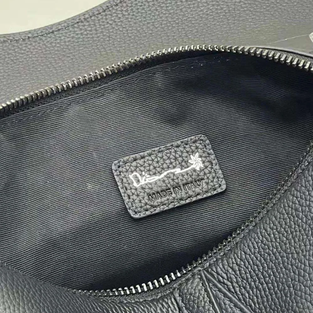 Dior Cactus Jack Dior Saddle Bag Black Grained Calfskin with Embroidered Signature for Men Dior Cactus Jack Dior Saddle Bag Black Grained Calfskin with Embroidered Signature for Men