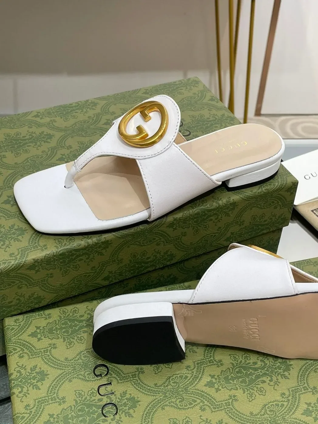 Gucci Blondie Thong Sandal White Gucci Blondie Thong Sandal White