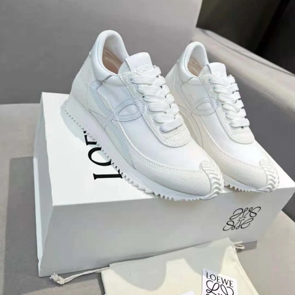 Loewe Flow Runner in Calfskin for Unisex in White Loewe Flow Runner in Calfskin for Unisex in White