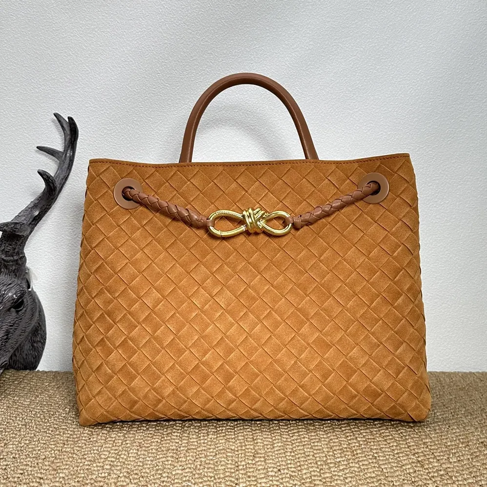 Bottega Veneta Large Andiamo for Women in Brown Bottega Veneta Large Andiamo for Women in Brown