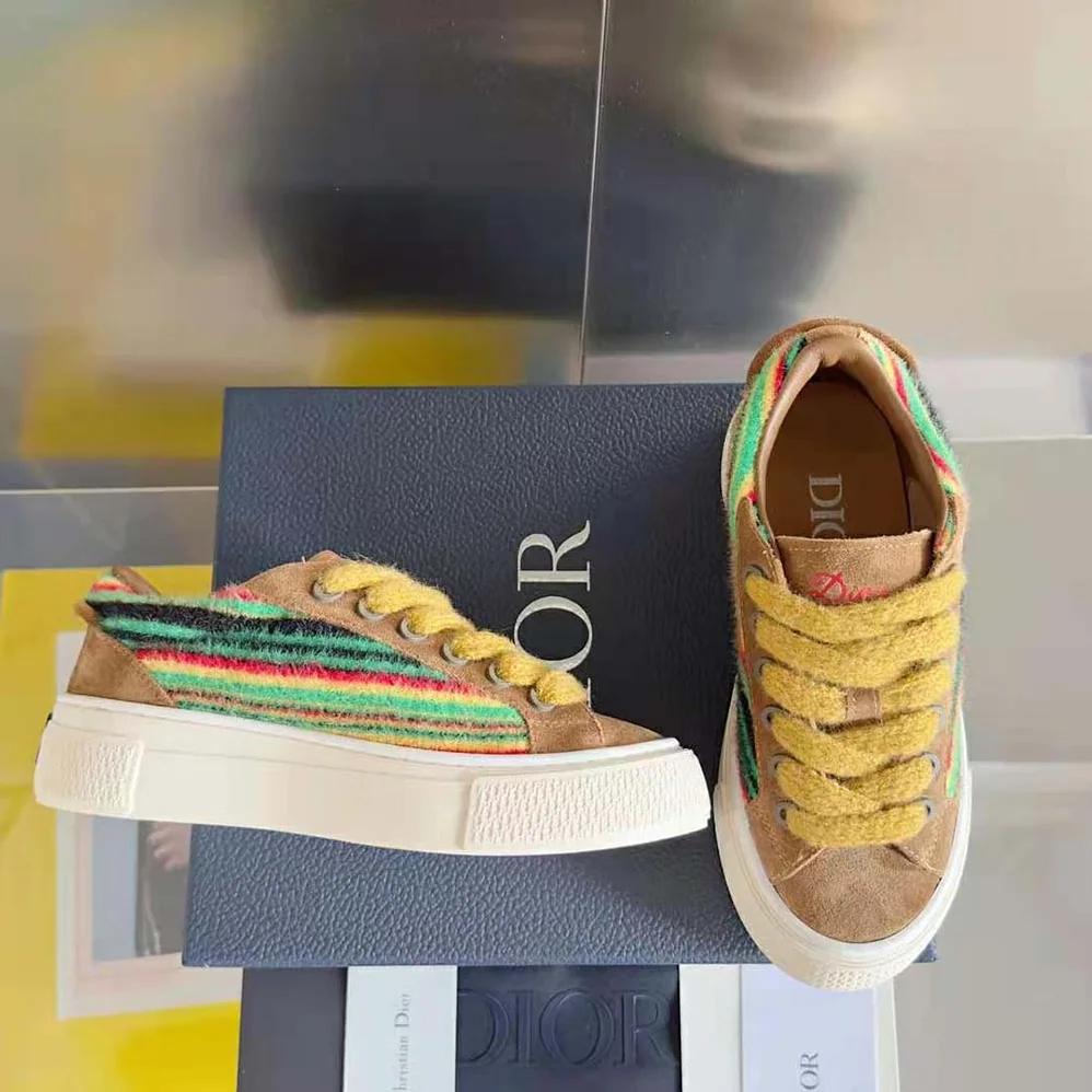 Dior Tears B33 Sneaker – Limited and Numbered Edition for Men in Yellow Dior Tears B33 Sneaker – Limited and Numbered Edition for Men in Yellow