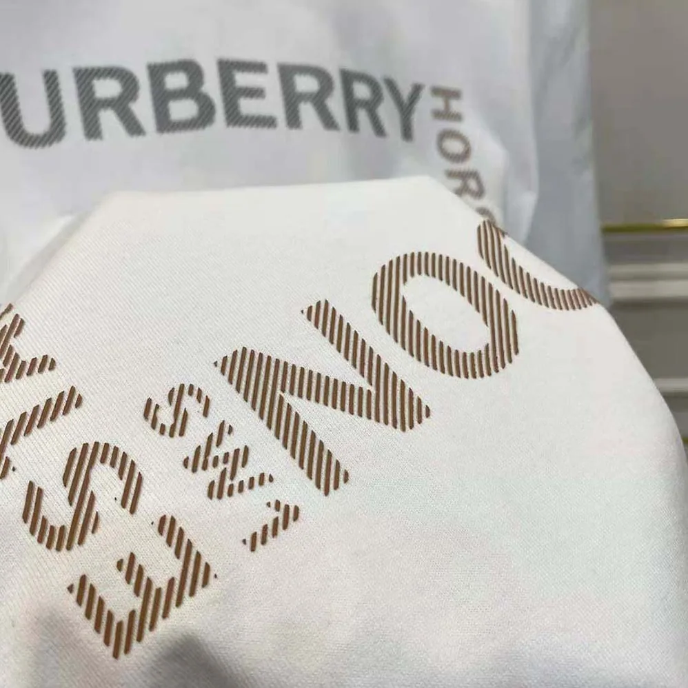 Burberry Horseferry Square Print Cotton T-shirt for Women in White Burberry Horseferry Square Print Cotton T-shirt for Women in White