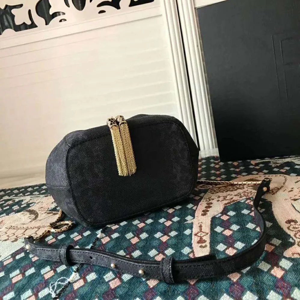 Bvlgari Serpenti Forever Bucket for Women in Black Bvlgari Serpenti Forever Bucket for Women in Black