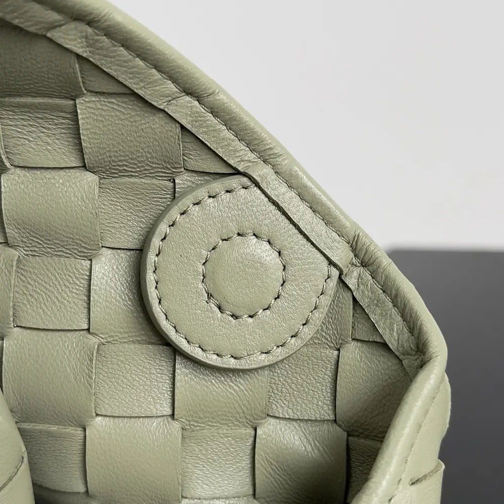 Bottega Veneta Baby Sardine for Women in Green Bottega Veneta Baby Sardine for Women in Green