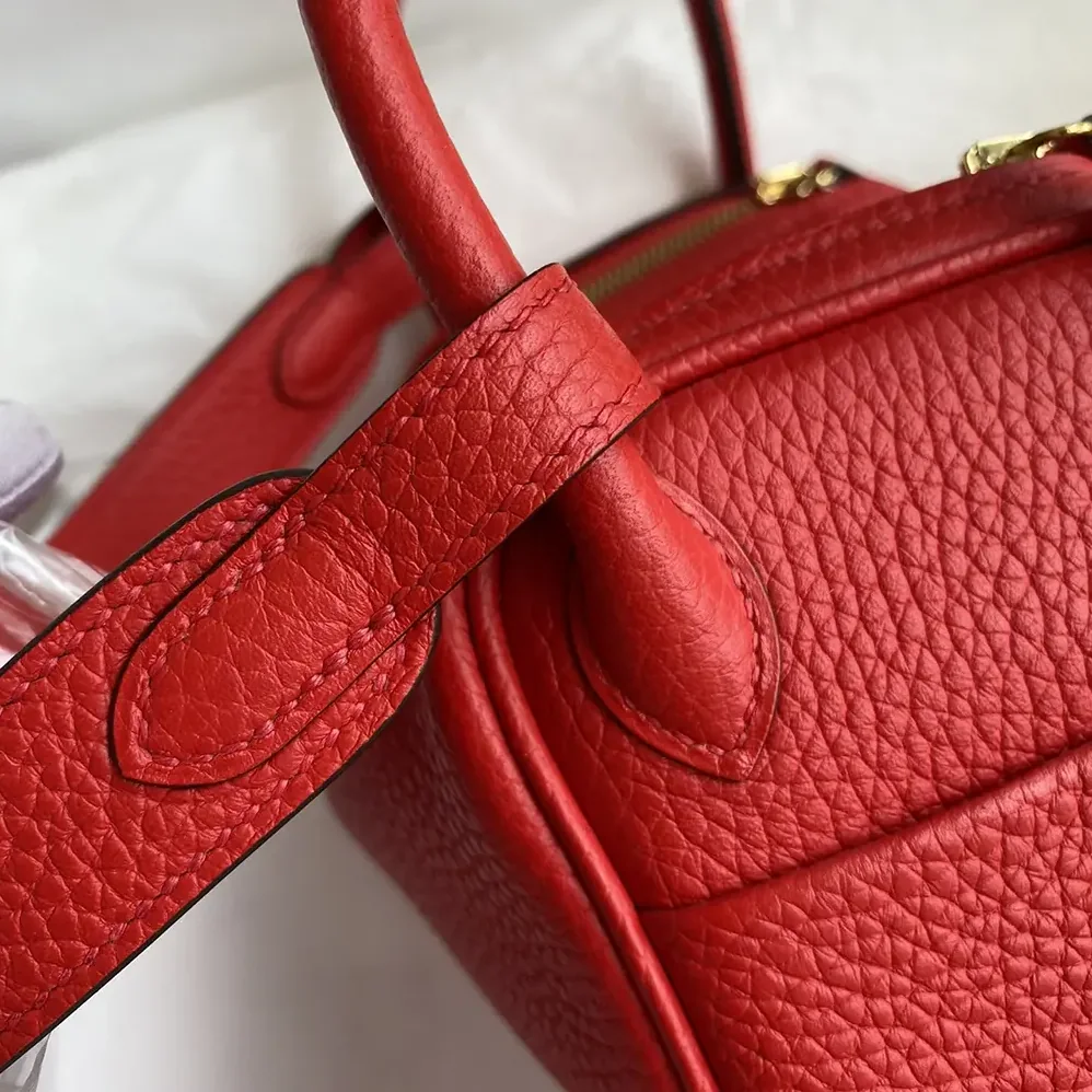 Hermes Lindy Mini 19 in Clemence Leather for Women in Red/Gold
