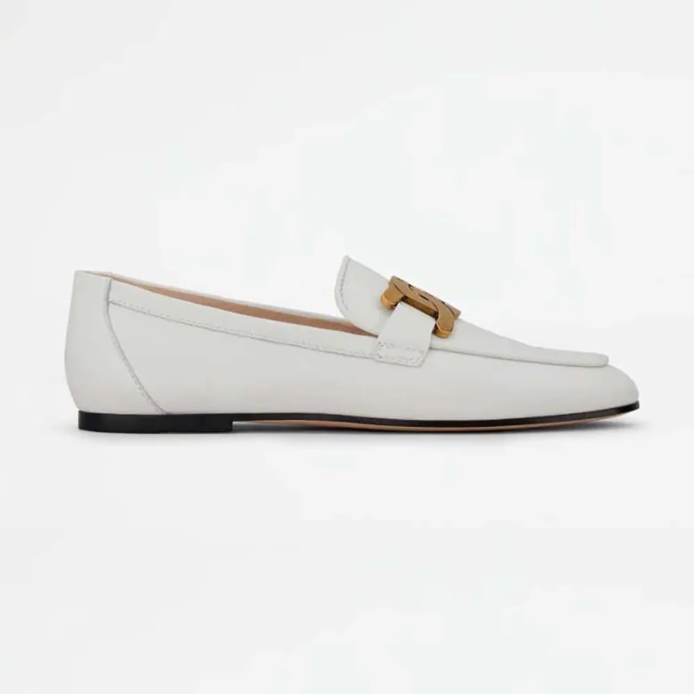 TODS Kate Loafers in Leather with A Metal Branded for Women in White TODS Kate Loafers in Leather with A Metal Branded for Women in White