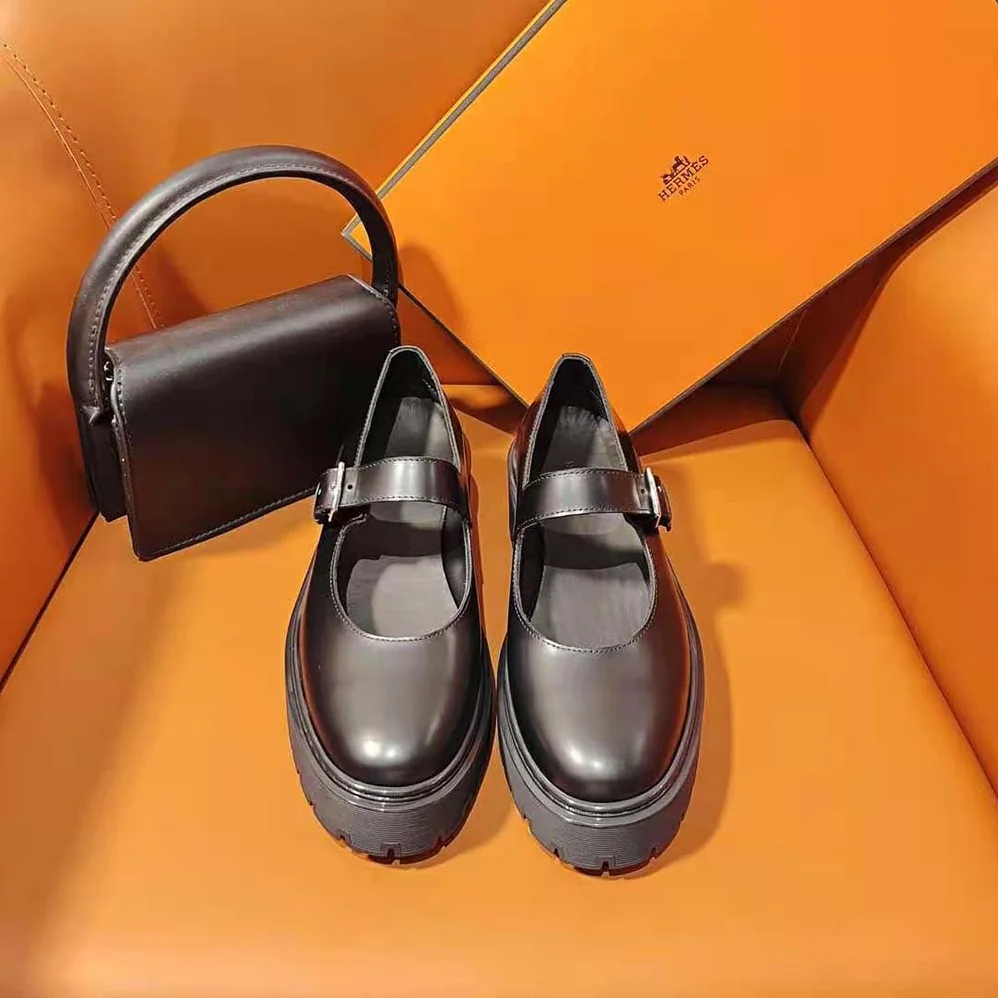 Hermes Hoxton Oxford Shoe for Women in Black Hermes Hoxton Oxford Shoe for Women in Black