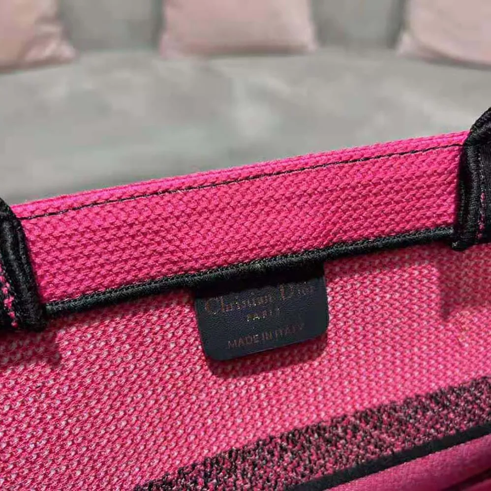 Dior Medium Dior Book Tote Bright Blue and Pink D for Women in Jungle Pop Embroidery Dior Medium Dior Book Tote Bright Blue and Pink D for Women in Jungle Pop Embroidery