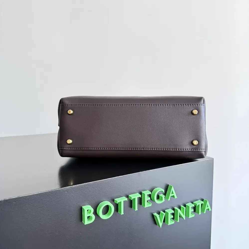 Bottega Veneta Small Ciao Ciao for Women in Chocolate