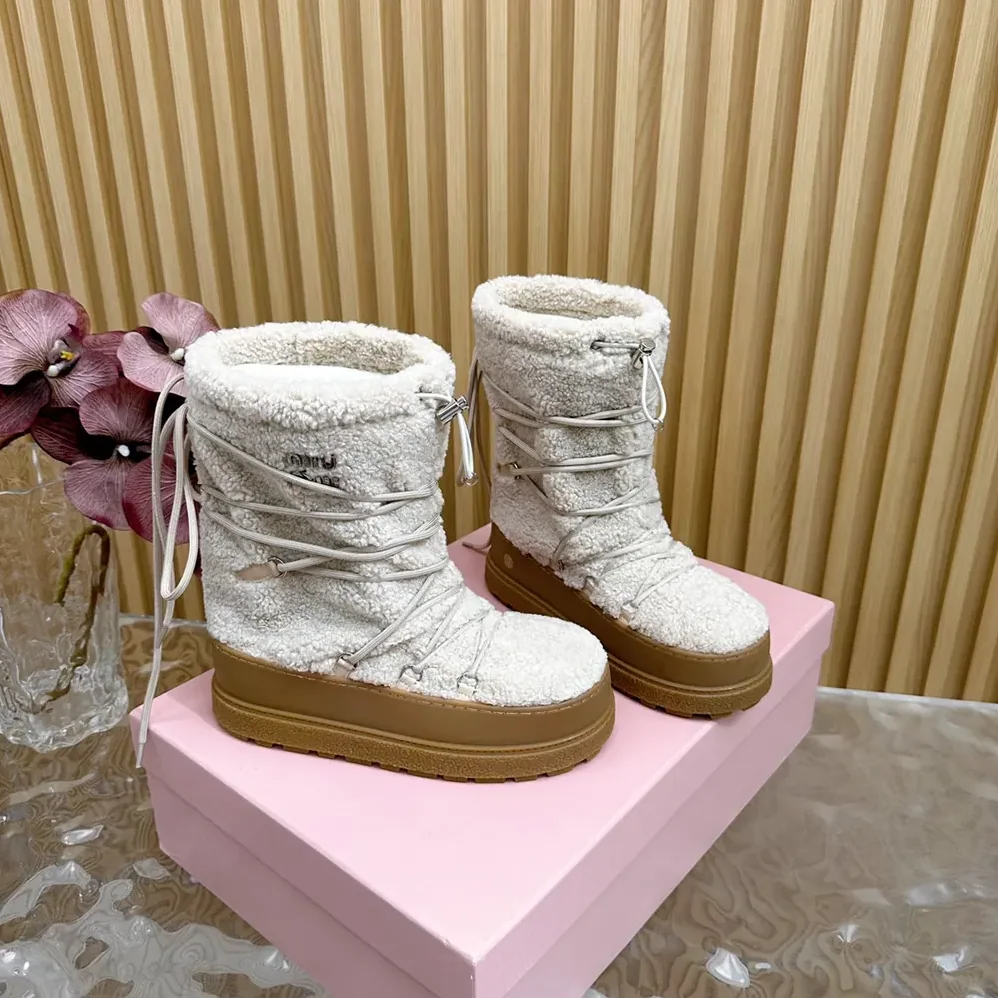 Miu Miu Shearling Après-ski Boots for Women in White