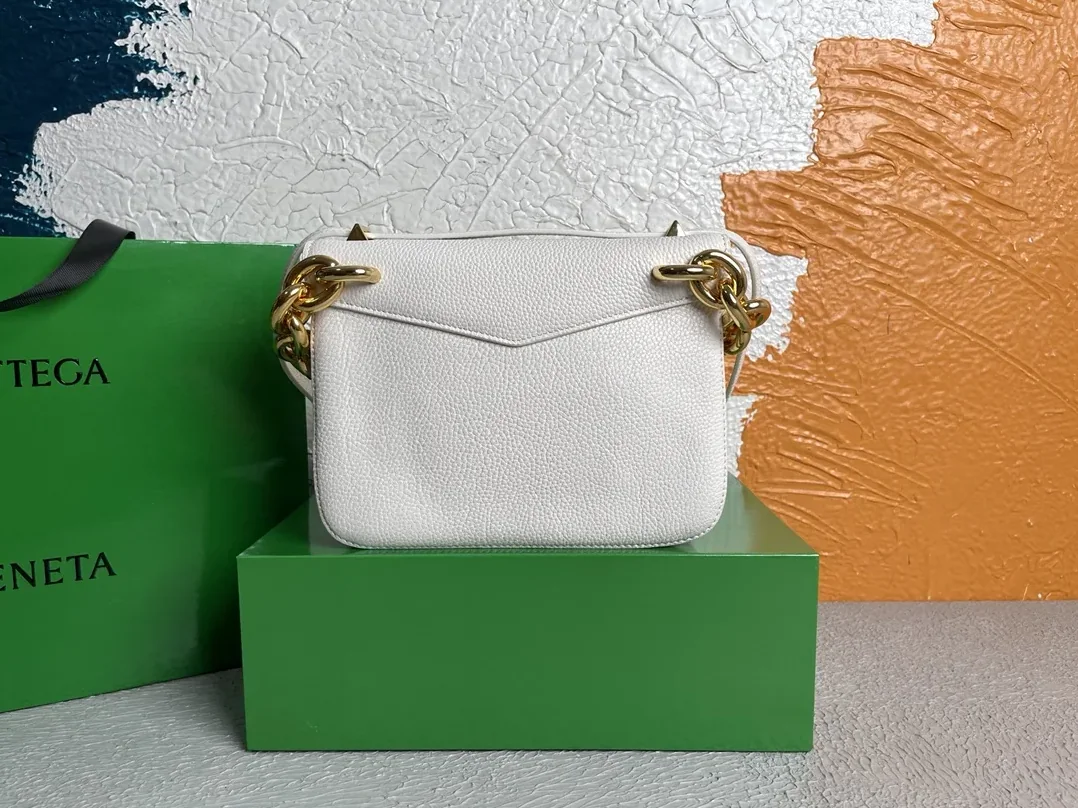 Bottega Veneta Mount White Bottega Veneta Mount White