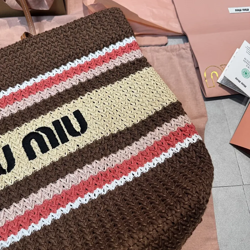 Miu Miu Raffia for Women in Effect Woven Tote Bag Miu Miu Raffia for Women in Effect Woven Tote Bag