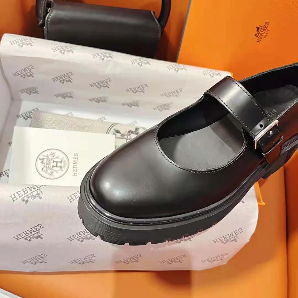 Hermes Hoxton Oxford Shoe for Women in Black Hermes Hoxton Oxford Shoe for Women in Black