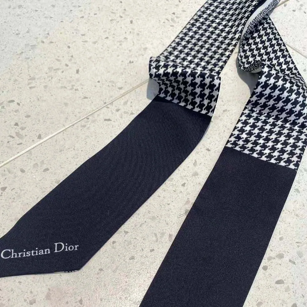Dior 30 Montaigne Mitzah Scarf Black and White Silk Twill for Women