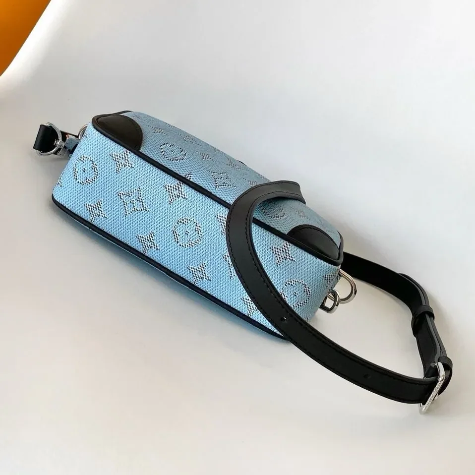 Louis Vuitton Trocadéro Wearable Wallet Blue /