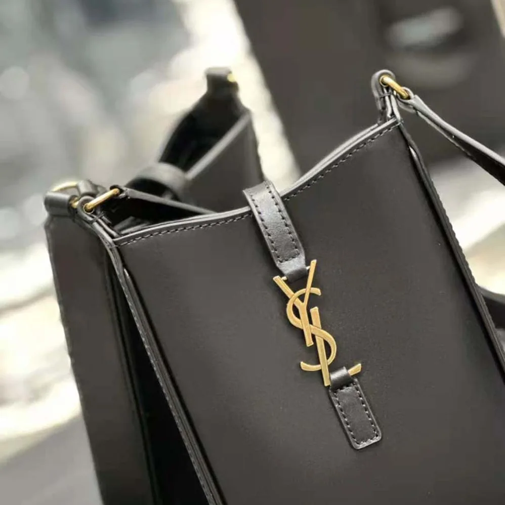Saint Laurent YSL Le 5 à 7 Mini Vertical in Shiny Leather for Women in Black