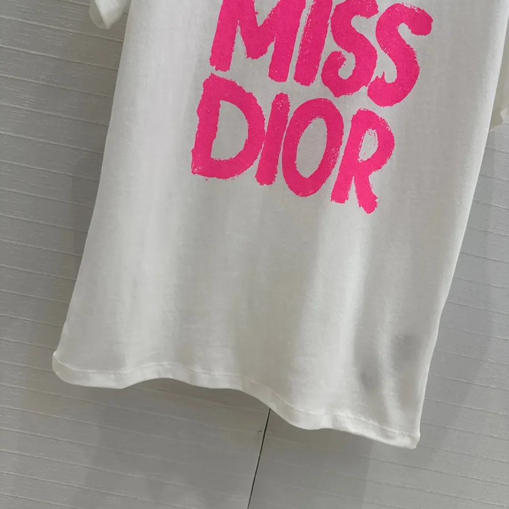 Dior Miss Dior T-Shirt White Cotton Jersey with Bright Pink Miss Dior Graffiti Motif for Men Dior Miss Dior T-Shirt White Cotton Jersey with Bright Pink Miss Dior Graffiti Motif for Men