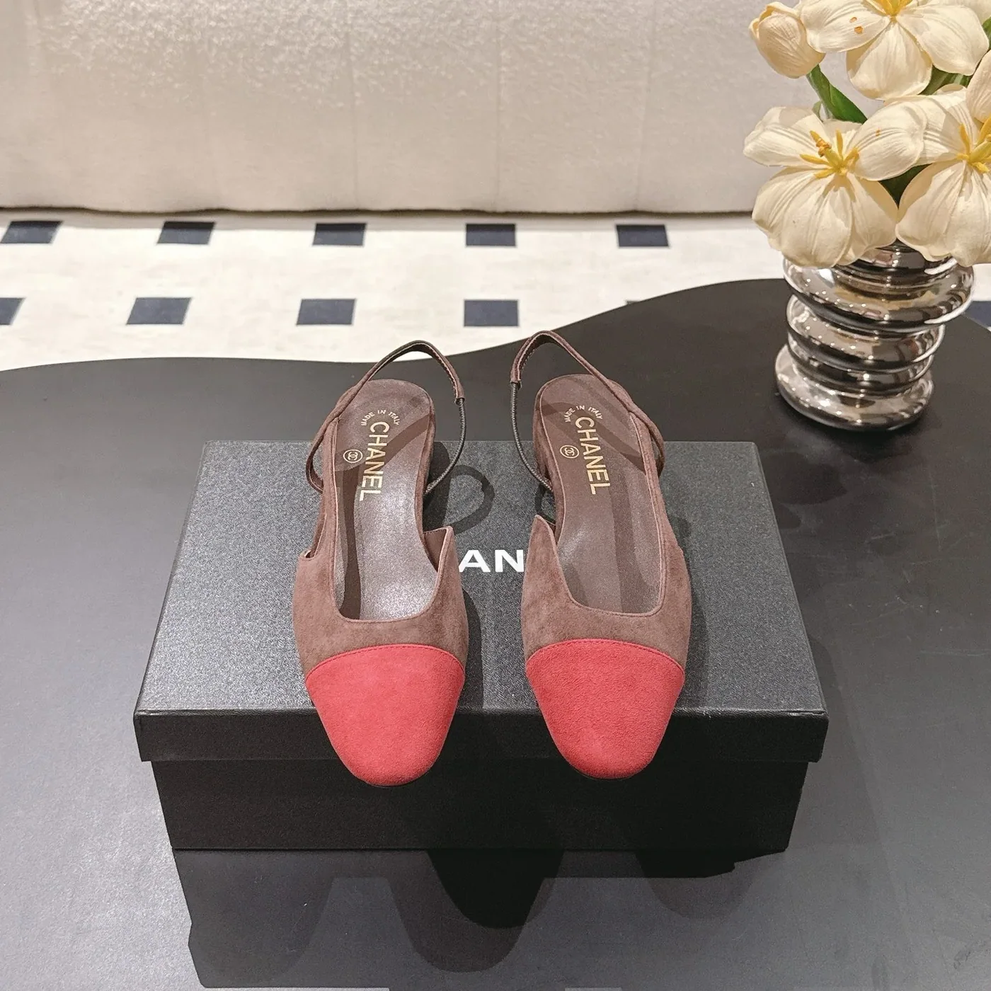 Chanel Suede Two-Tone Slingback Flats Brown/Burgundy Chanel Suede Two-Tone Slingback Flats Brown/Burgundy