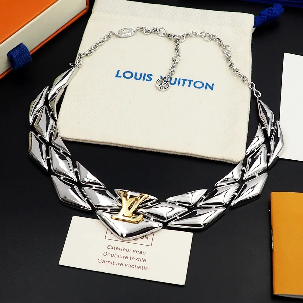 Louis Vuitton Donkey Necklace Silver Louis Vuitton Donkey Necklace Silver