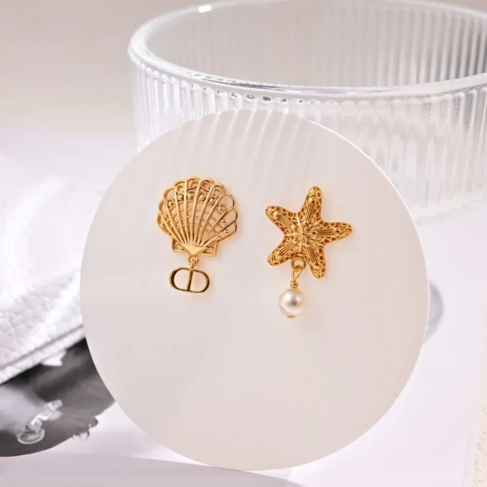 Dior Cabinet de Curiosités Earrings Gold-Finish Metal and White Resin Pearls for Women Dior Cabinet de Curiosités Earrings Gold-Finish Metal and White Resin Pearls for Women