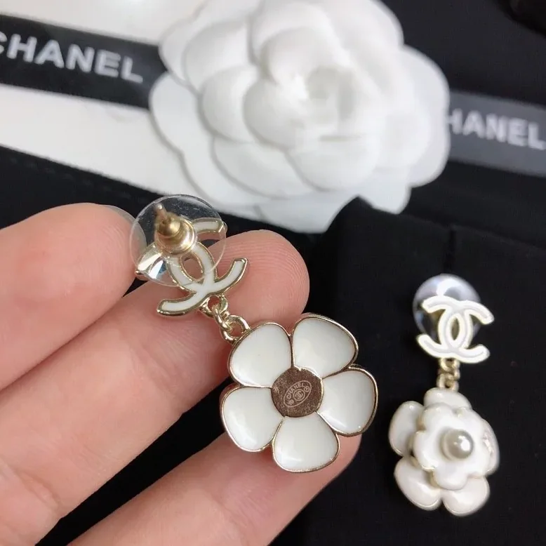 Chanel White Camellia Flower Earrings Gold Tone Chanel White Camellia Flower Earrings Gold Tone