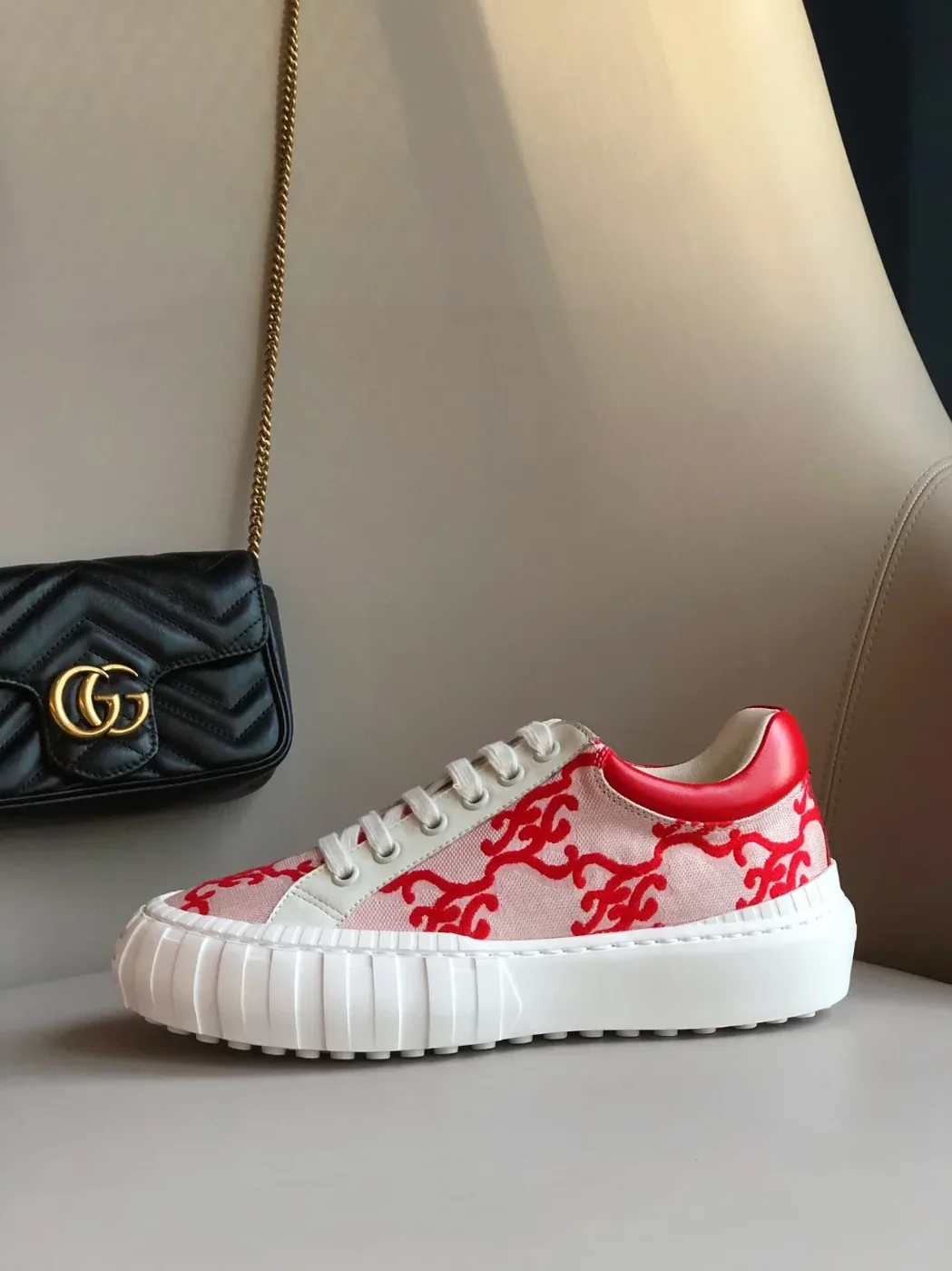 Fendi Force Low Tops Sneakers Red 7E1520 Fendi Force Low Tops Sneakers Red 7E1520
