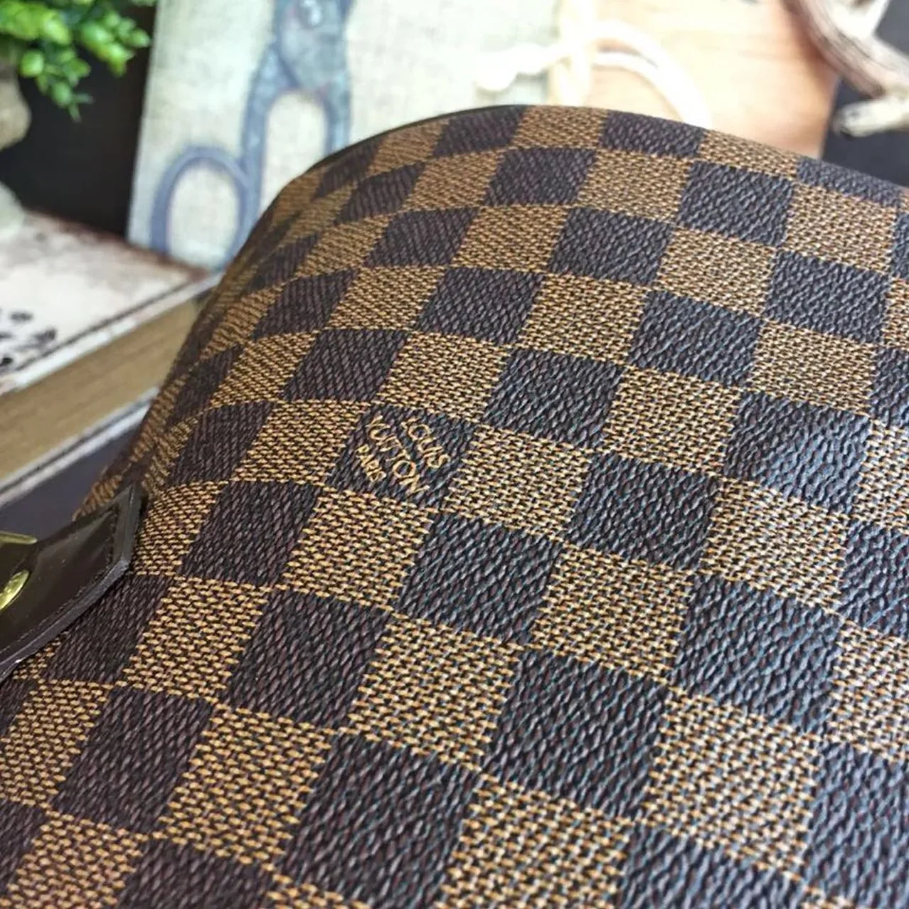 Louis Vuitton Speedy 35 Top Handle Bag / Brown Damier Ebene Canvas Gold Hardware