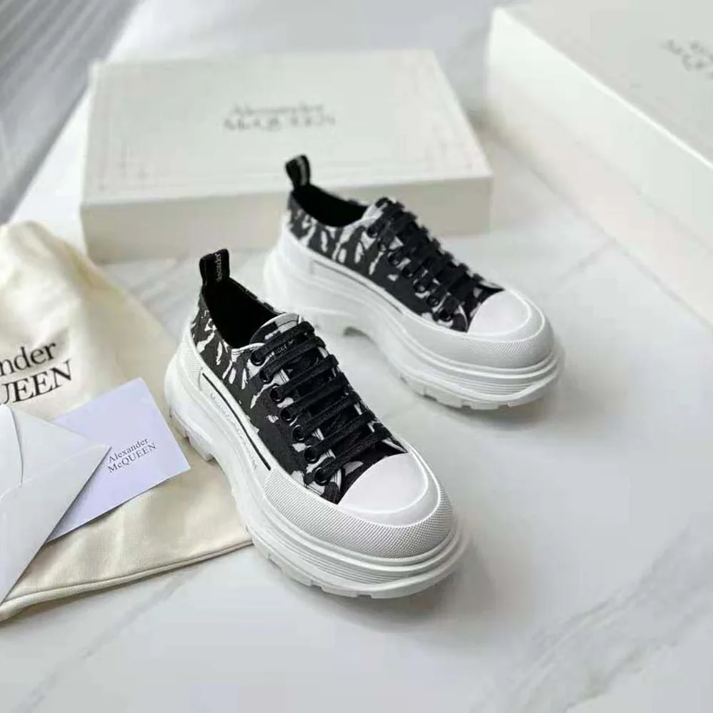 Alexander Mcqueen McQueen Graffiti Tread Slick Lace for Unisex in up in Black/White