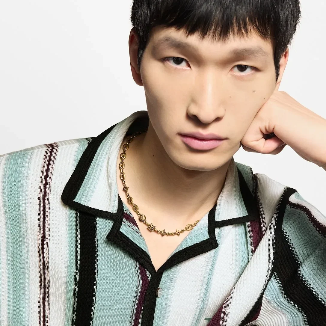 Louis Vuitton Sailor Necklace Gold in Toned